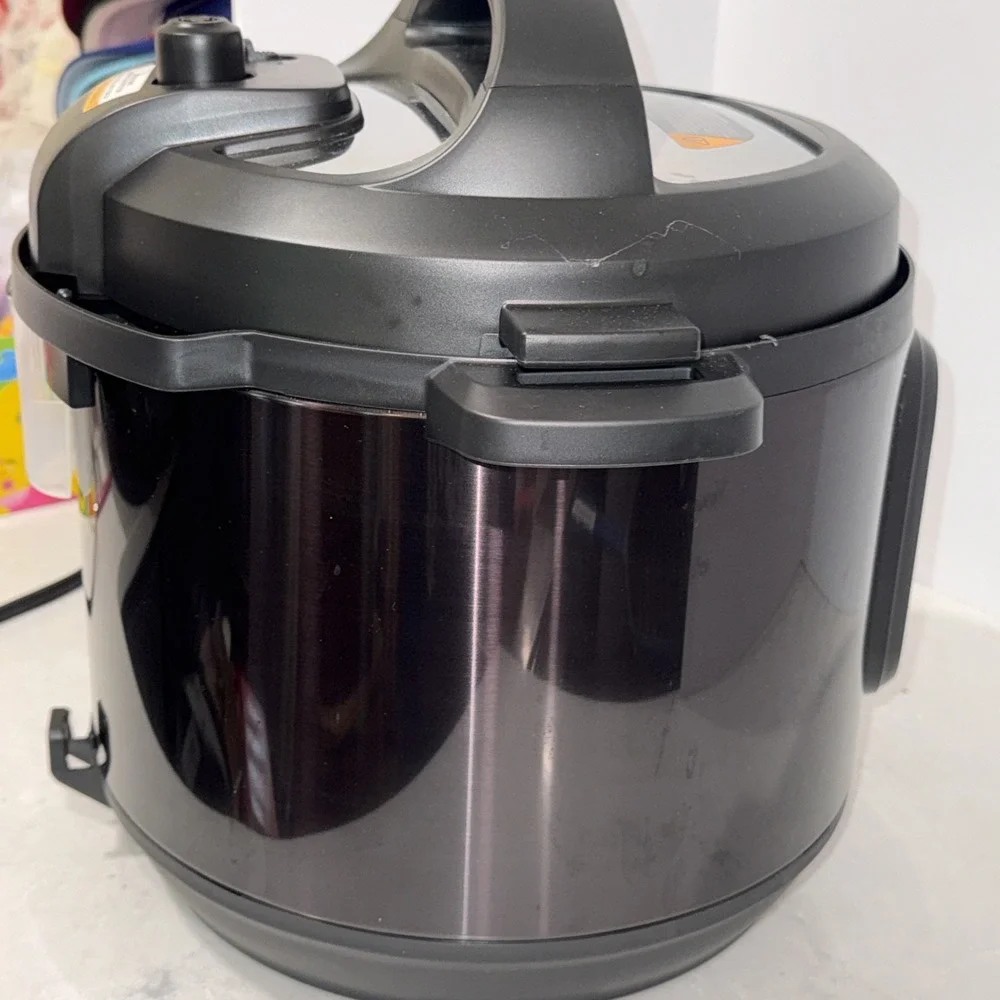 Instant Pot RIO Chef 8 Qt 7 in 1 Multi Cooker Pressure Cooker Black